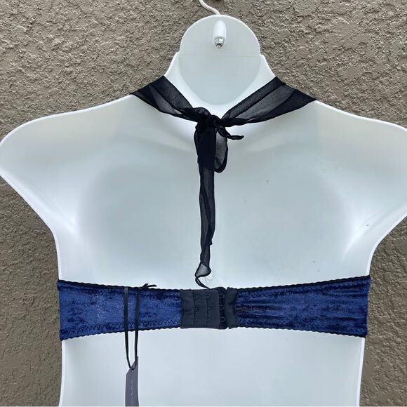 NWT Widow velvet under your spell halter bra Sz S - Picture 3 of 6